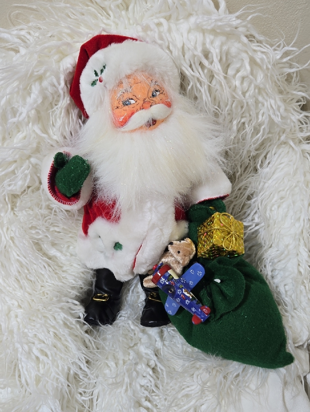 Annalee Vintage Winterberry Mr. Santa Doll With Sack Of Toys.